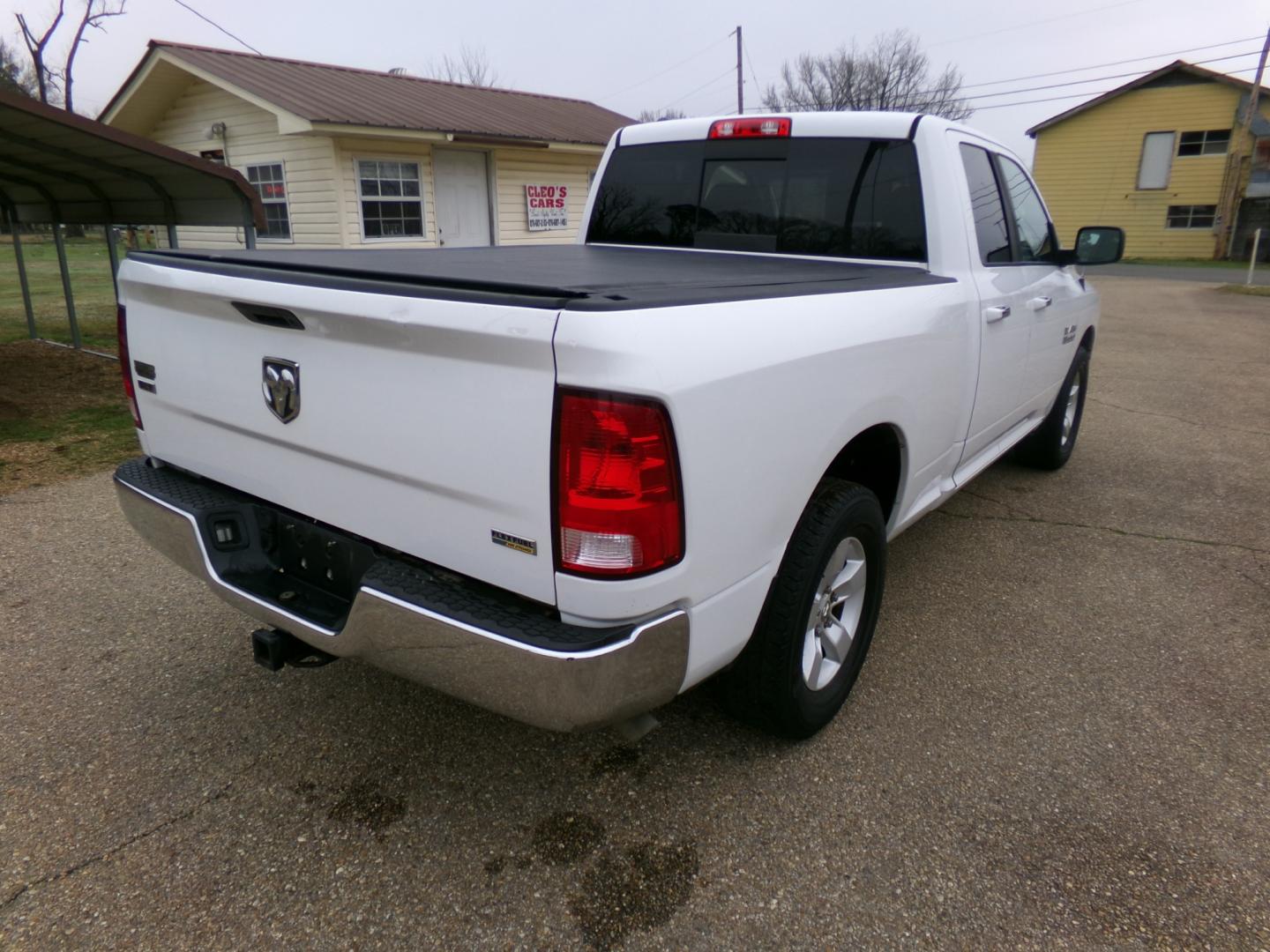 2016 White /Gray RAM 1500 SLT (1C6RR6GGXGS) with an 3.6L engine, 8-speed automatic transmission, located at 401 First NE, Bearden, AR, 71720, (870) 687-3414, 33.726528, -92.611519 - Photo#23